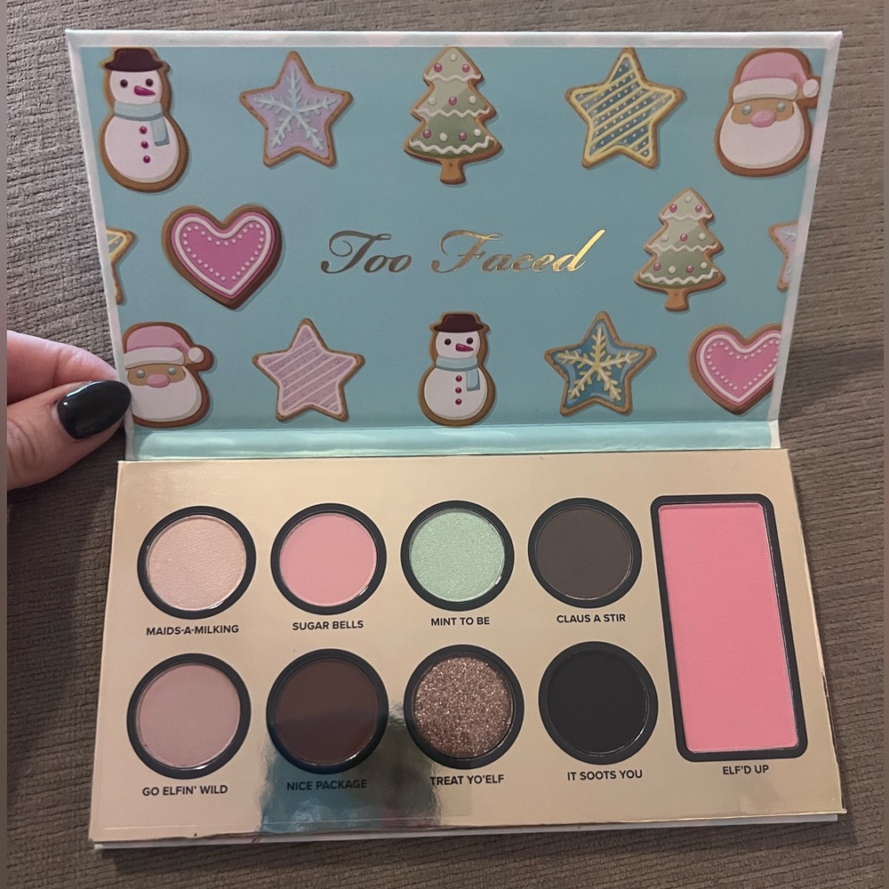 "Too Faced" eyeshadow kit with blush.